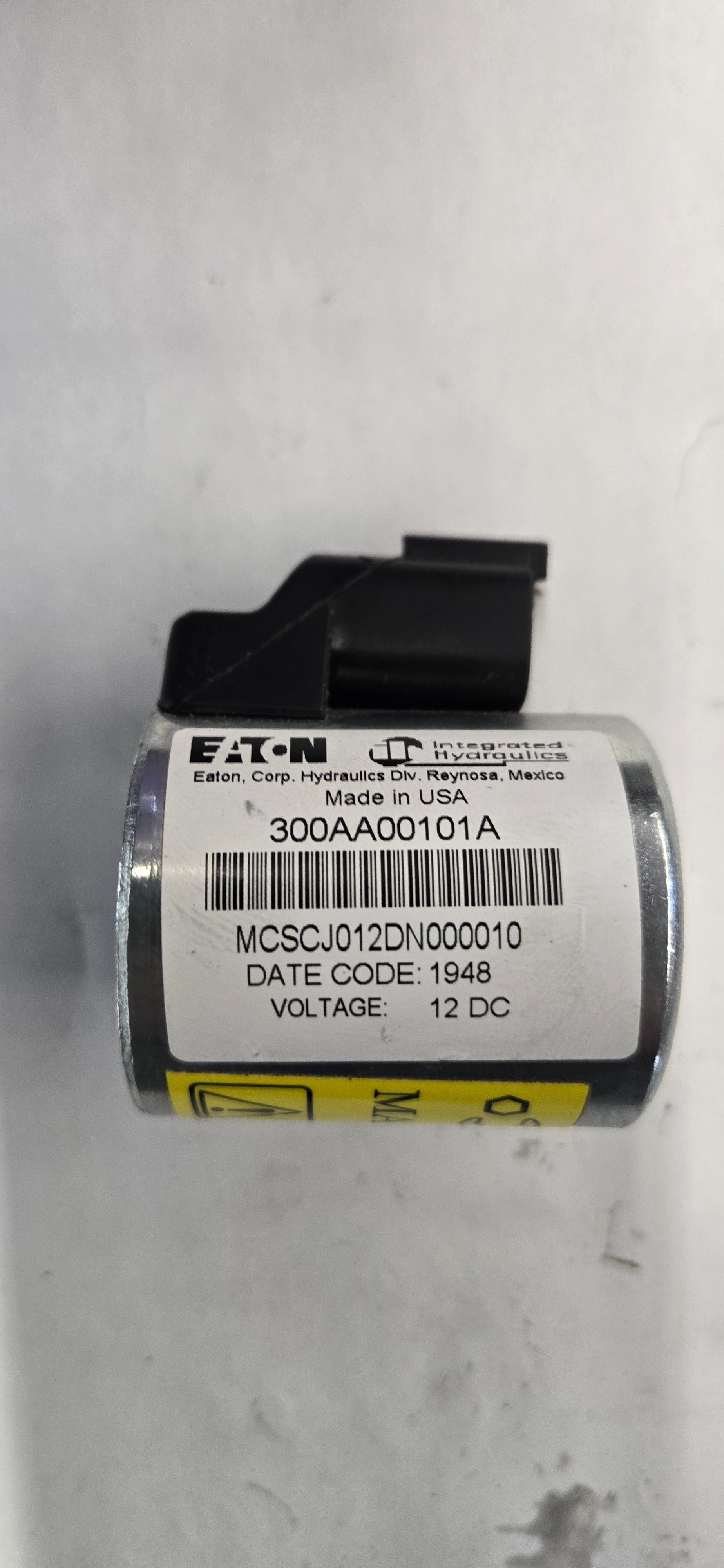Eaton 300aa00101a valve coil.